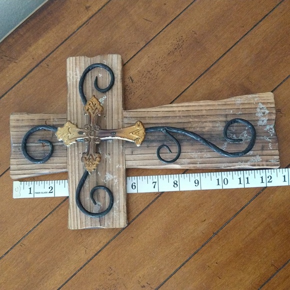 Decorative Rustic Cross - Picture 5 of 6